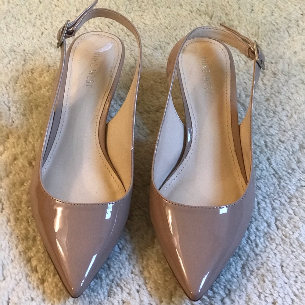 Nine West Nude Kitten Heel Size 7.5
